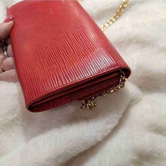 Louis Vuitton Porte-Monnaie EPI Tresor Wallet - Picture 9 of 15